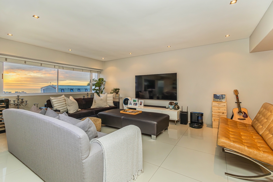 To Let 3 Bedroom Property for Rent in Sea Point Western Cape